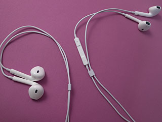 豆知識】iPod touch/iPod nano付属のイヤホン「EarPods」は、リモコン 