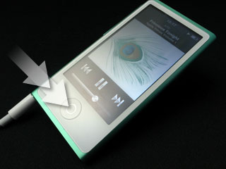 第7世代iPod nanoのホームボタンをダブルクリック