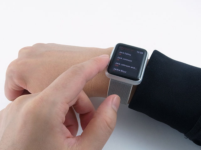 Apple Watchを右手に着ける方法