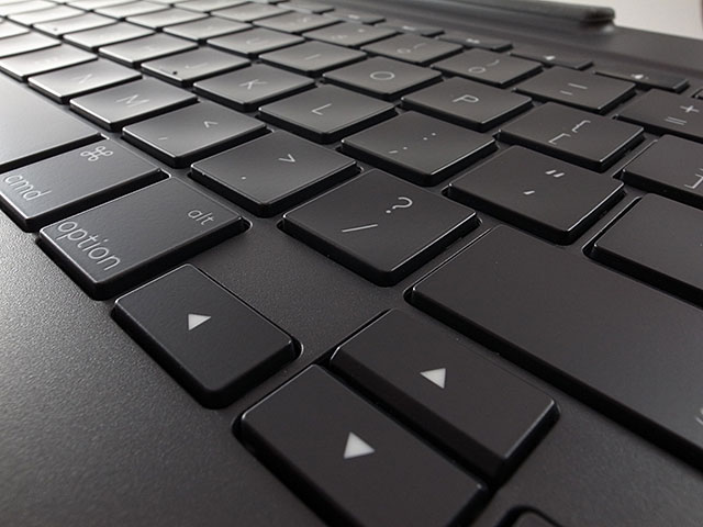 Logicool Slim Combo with detachable keyboard for 10.5インチiPad Pro
