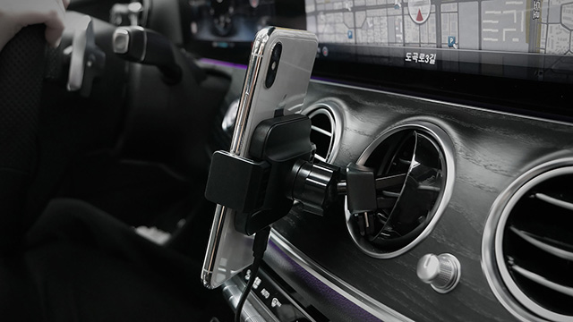 Patchworks CAMO Wireless Charging Car Mount