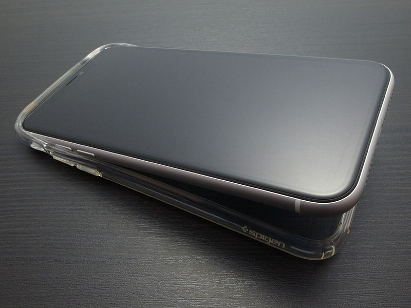 Spigen リキッド・クリスタル for iPhone XR