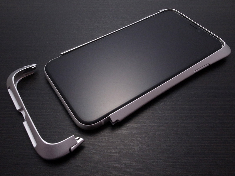 Deff CLEAVE Aluminum Bumper Aloof for iPhone XR
