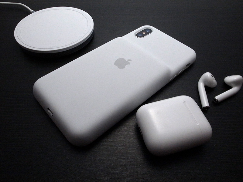 レビュー】iPhone XS/XS Max/XR Smart Battery Case：Apple純正の 