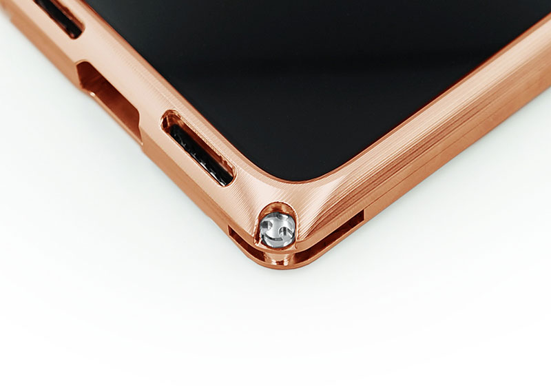 ファクトロンのiPhone 11 Pro用ケース・シンプレックスの純銅製