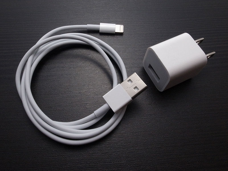 豆知識】iPhoneの付属品が、USB-C − Lightningケーブルだけに。充電器