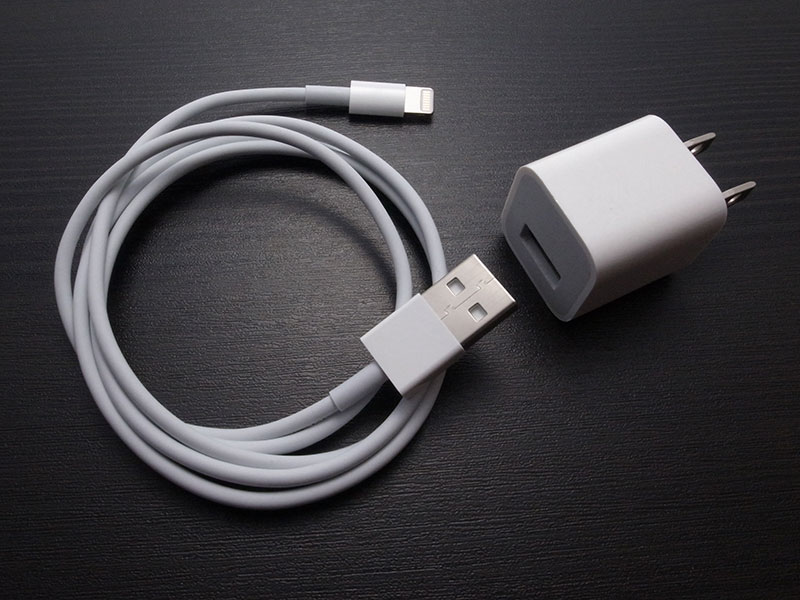 豆知識 Iphoneの付属品が Usb C Lightningケーブルだけに 充電器とイヤホンは入っていない Iをありがとう