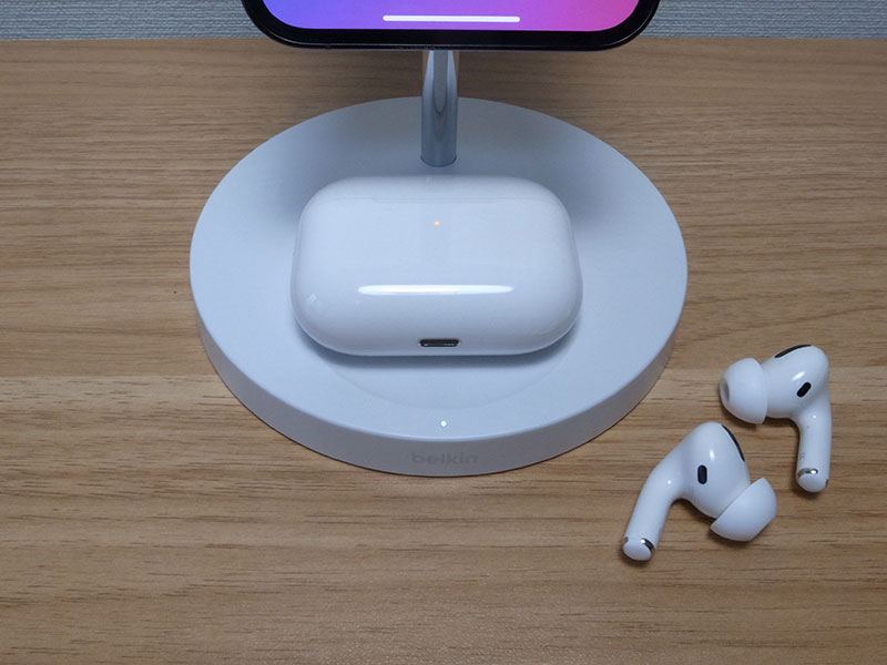 Belkin BOOST↑CHARGE PRO 2-in-1 Wireless Charger Stand with MagSafe