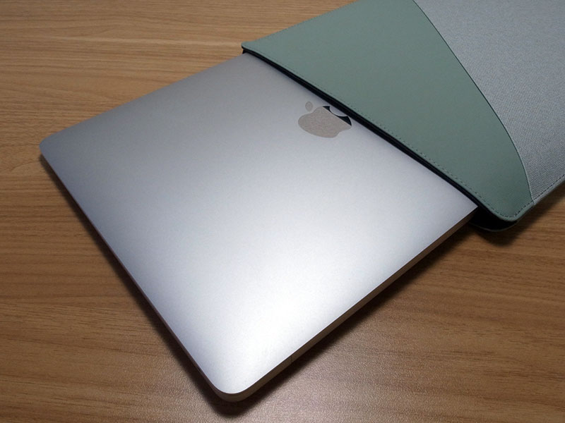 レビュー】Native Union Stow Slim Sleeve for 13インチMacBook Air