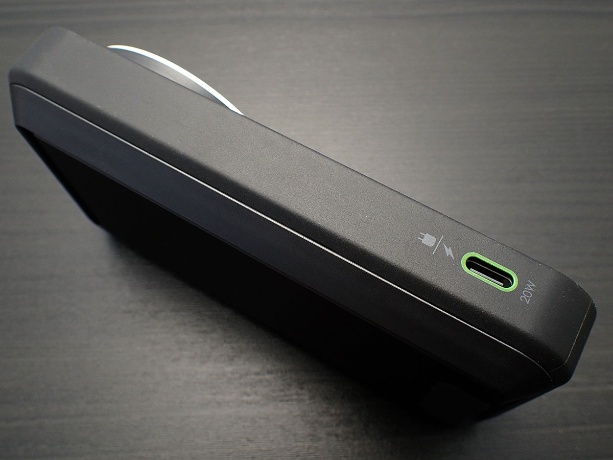 mophie powerstation 10K stand with MagSafe