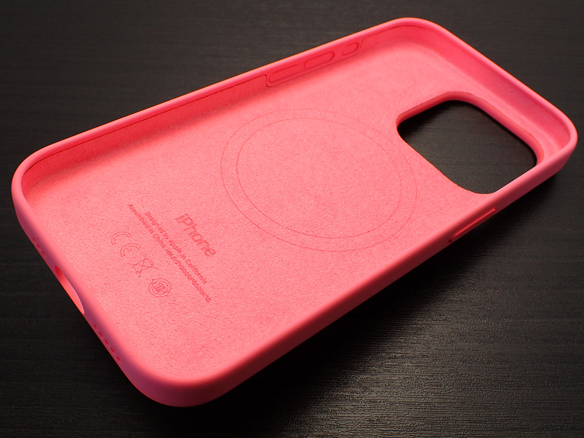 Apple純正MagSafe対応iPhone 15 Proシリコーンケース ピンク