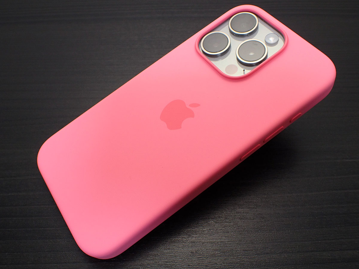 Apple純正MagSafe対応iPhone 15 Proシリコーンケース ピンク