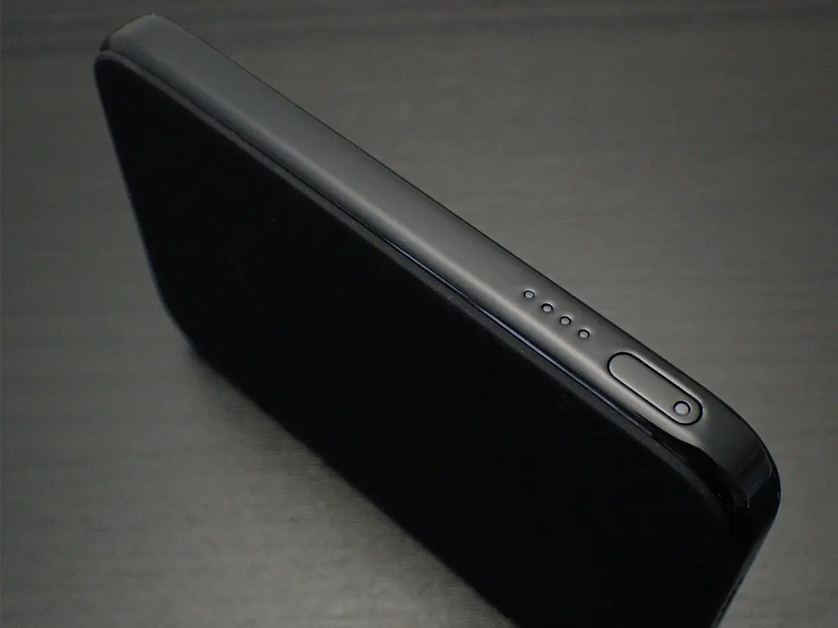 Casetify Power Bank スリムモバイルバッテリー