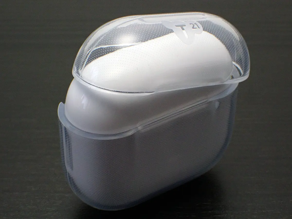 Tech21 EvoClear Case for AirPods 4