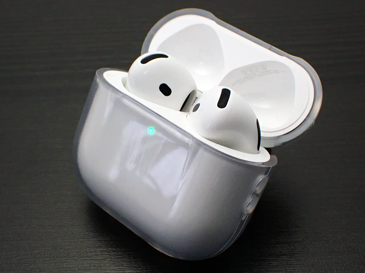 Tech21 EvoClear Case for AirPods 4