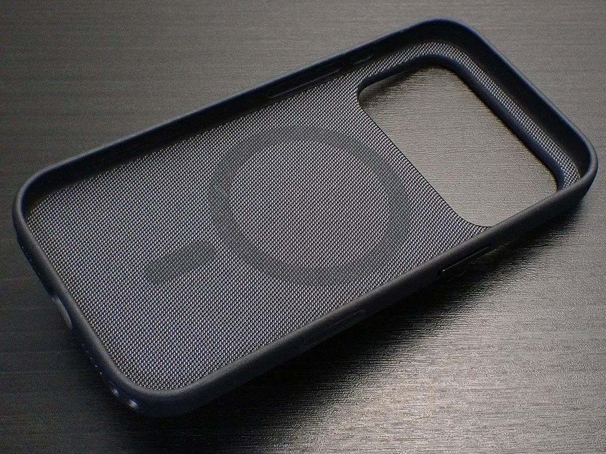 iPhone 17 Proテックウーブンケース