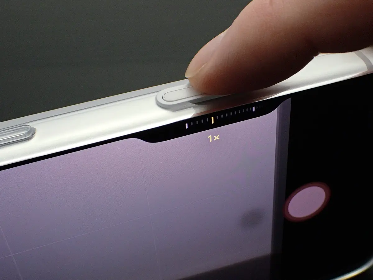 iPhone 17 Proクリアケース