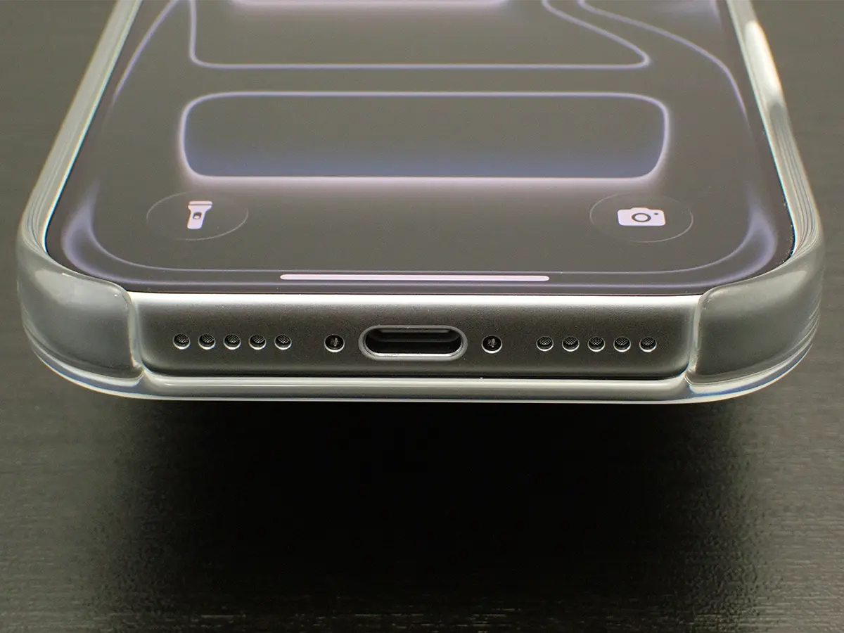 iPhone 17 Proクリアケース