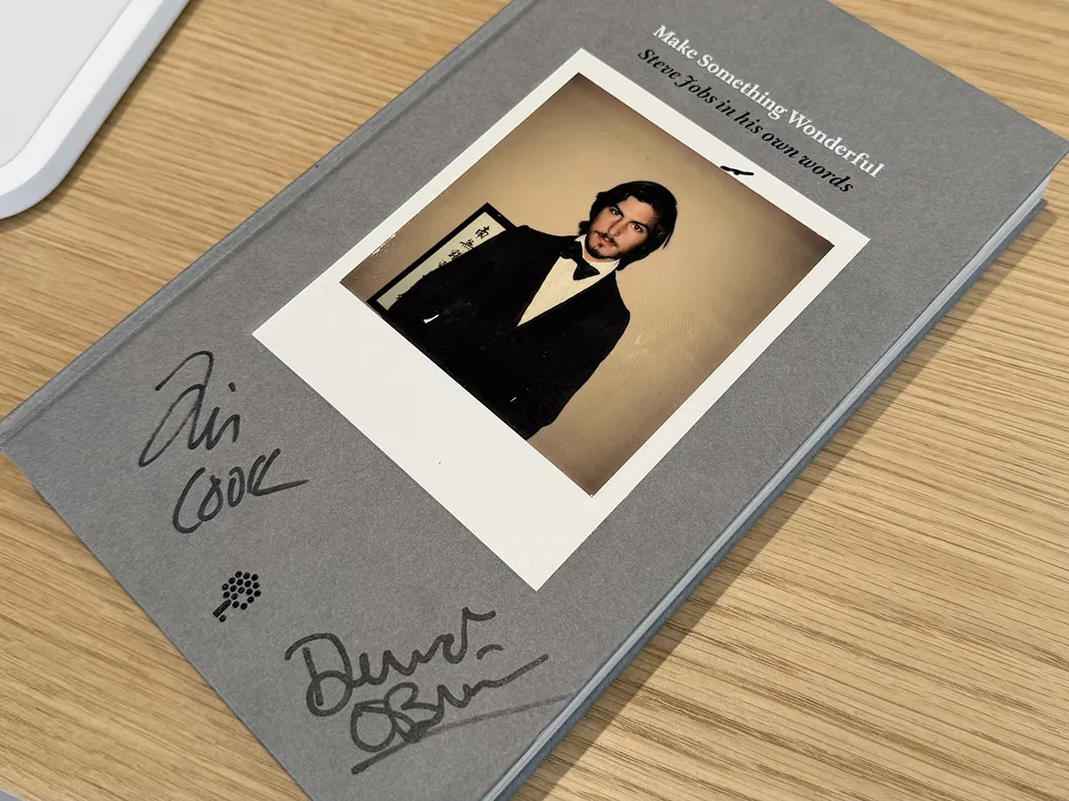 両名のサインが入った書籍