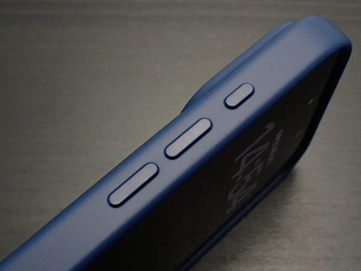 Beats iPhone 17 Pro Kickstand Case