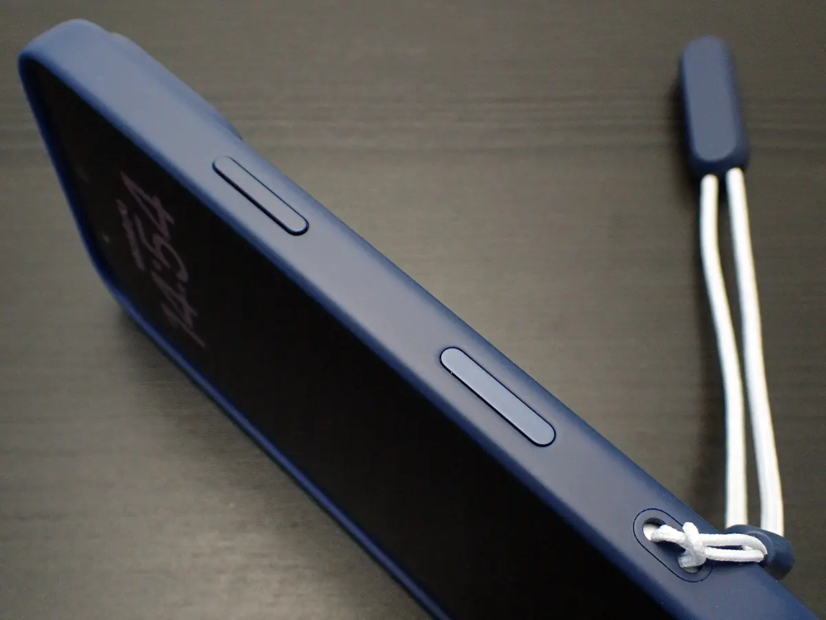 Beats iPhone 17 Pro Kickstand Case