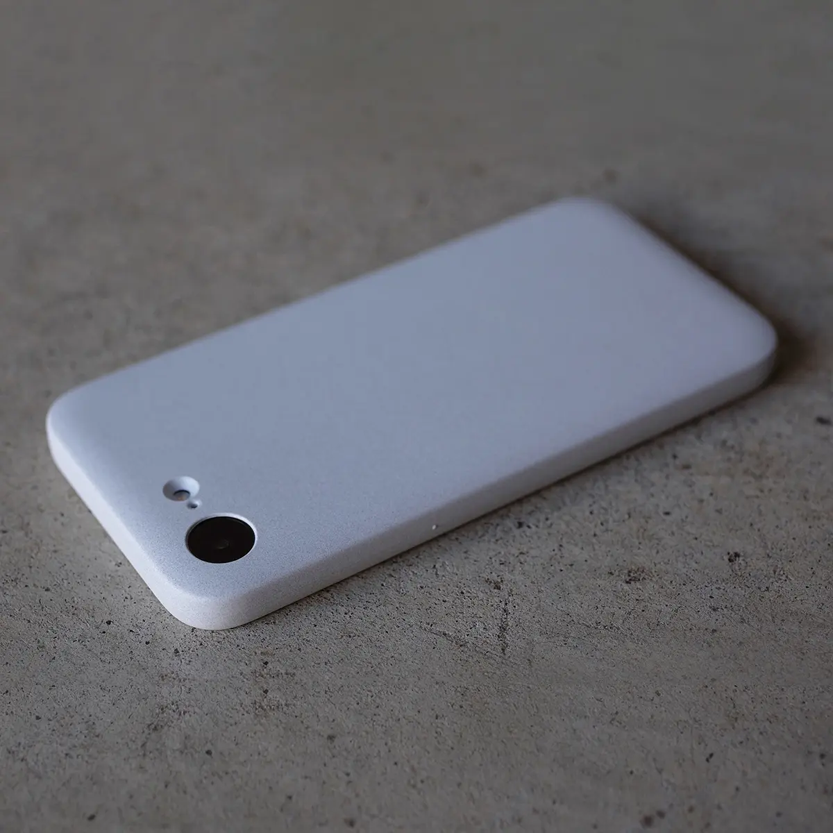 MYNUS iPhone 16e MAGCASE