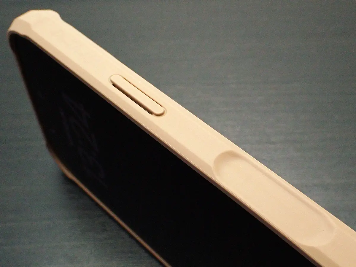 Pitaka Aramid ProGuard Case