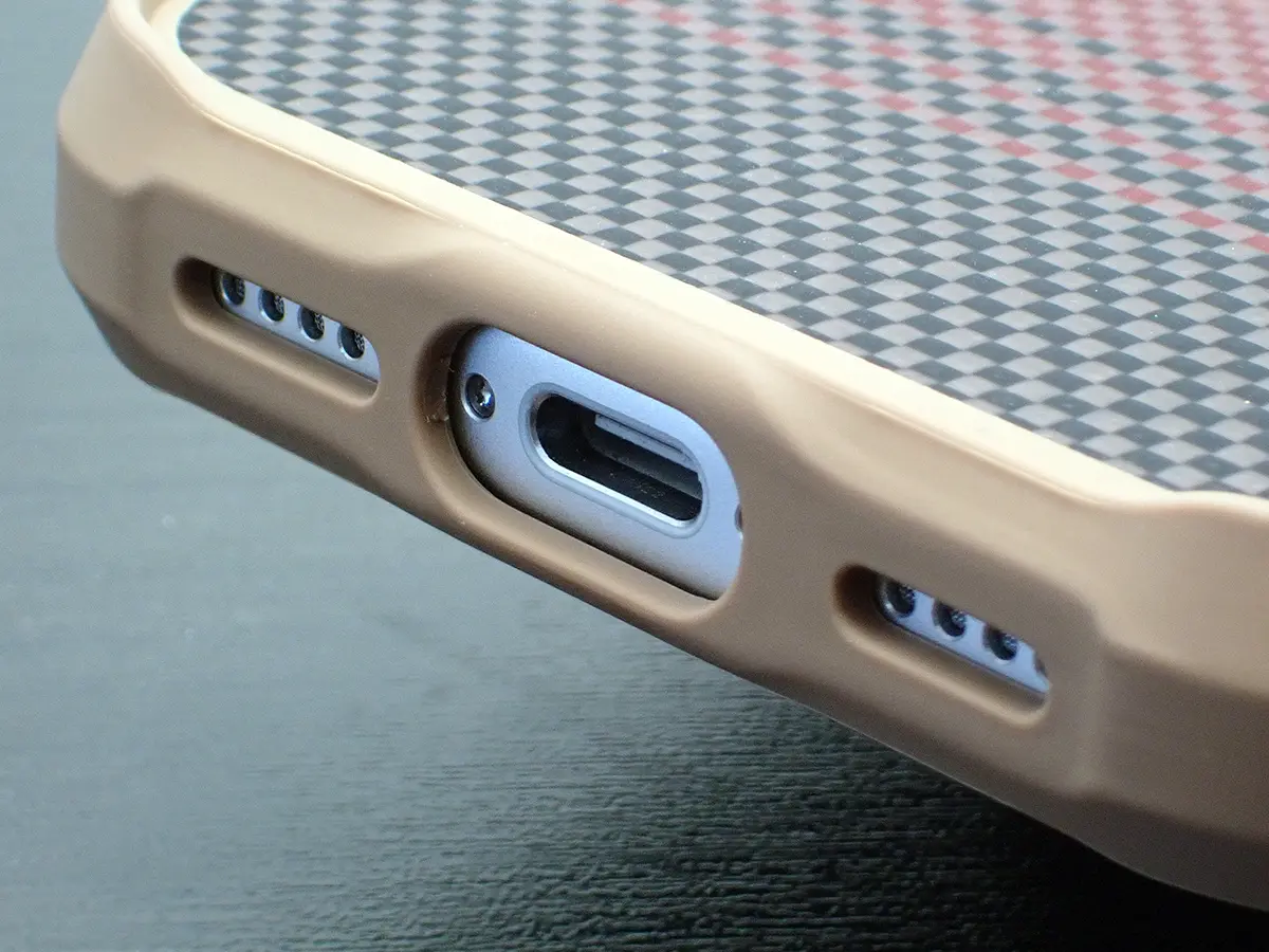 Pitaka Aramid ProGuard Case