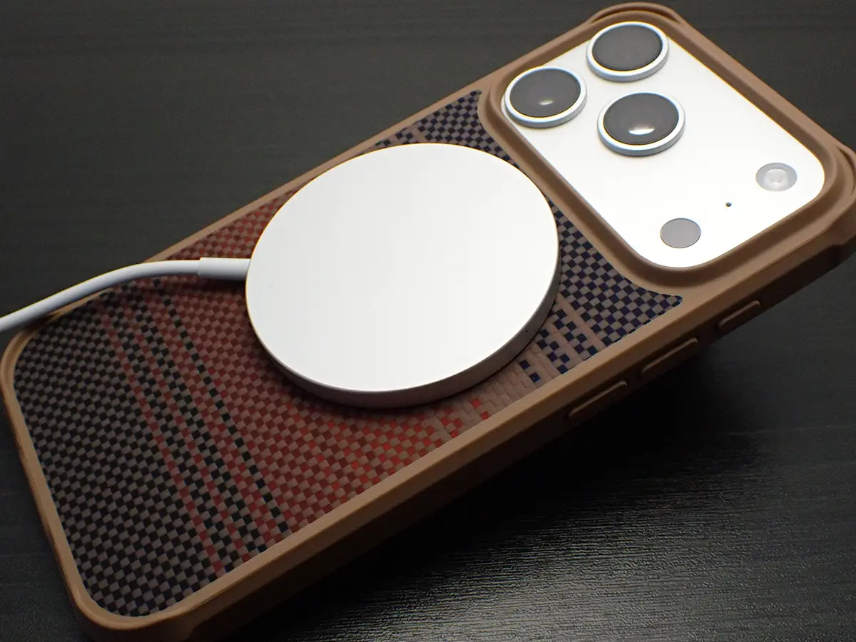 Pitaka Aramid ProGuard Case