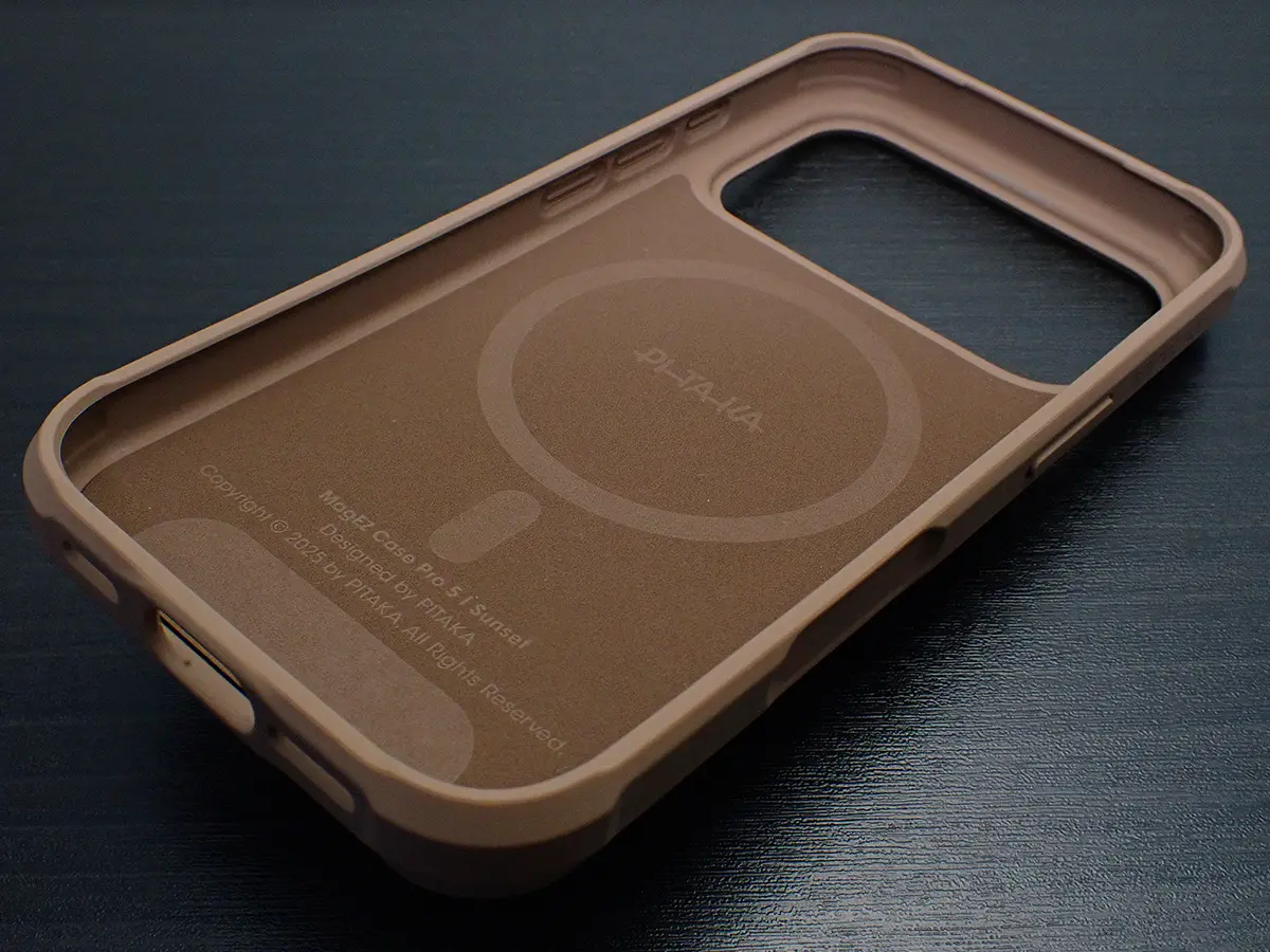 Pitaka Aramid ProGuard Case