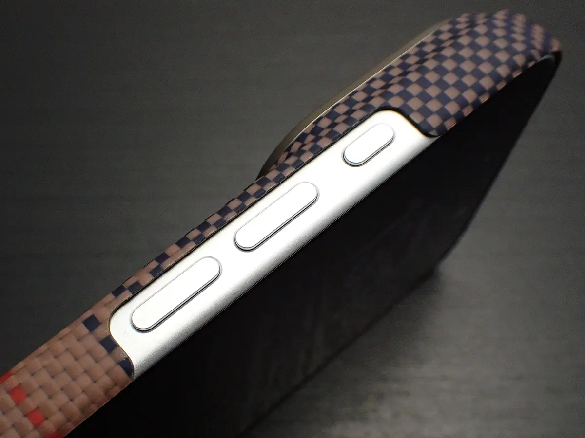 Pitaka Ultra-Slim Case