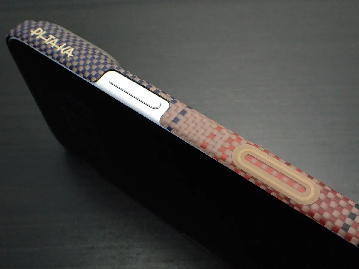 Pitaka Ultra-Slim Case