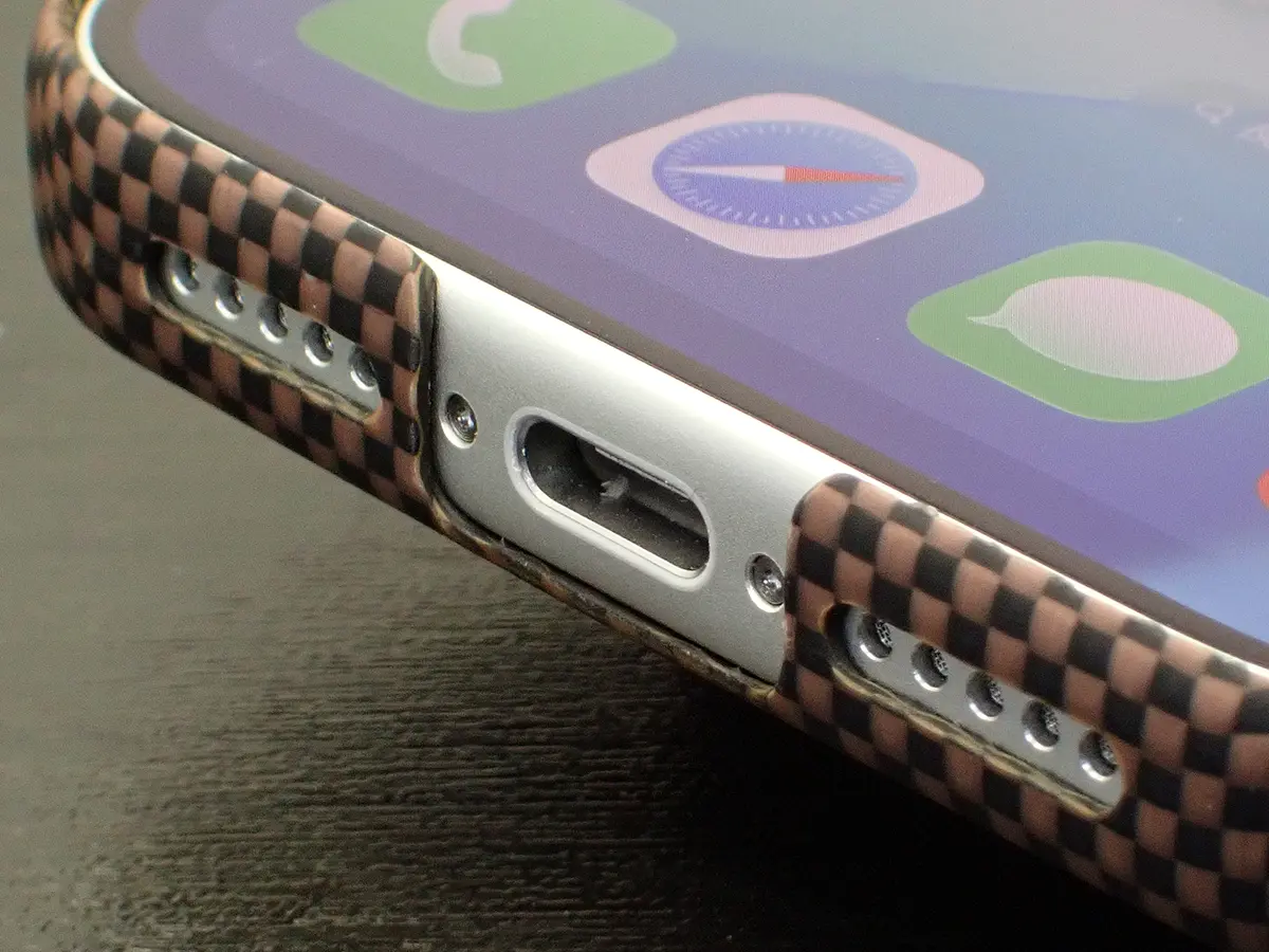 Pitaka Ultra-Slim Case