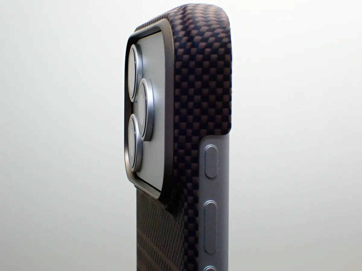 Pitaka Ultra-Slim Case