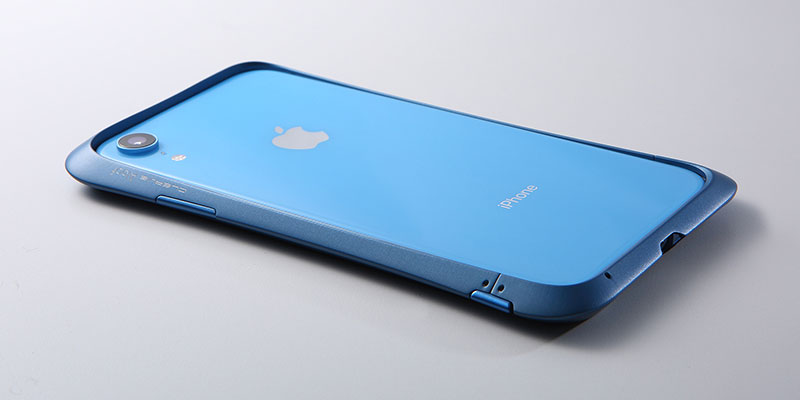 【新製品】DeffのIPhone XR用アルミバンパー「CLEAVE Aluminum 