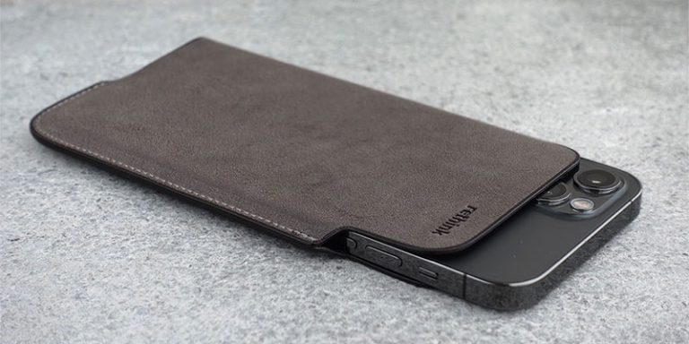 【新製品】rethinkのiPhone 12/12 Pro用・12 mini用本革スリーブケース「Lim Phone Sleeve」 - アイアリ