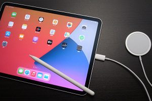 iPad ProとMagSafe充電器