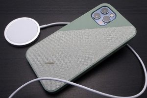 Native Union Clic Canvas for iPhone 12 Pro with MagSafe