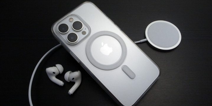 Apple純正 MagSafe対応iPhone 13 Proクリアケース
