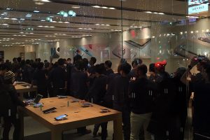 Apple Store札幌が閉店する日の店内