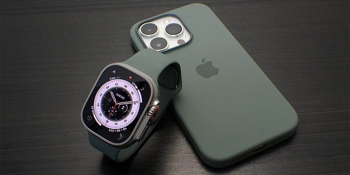 オリーブのiPhone 14 ProシリコーンケースとApple Watchスポーツバンド