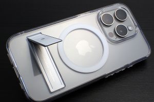 iPhone 15 Pro用ケース Caseology カペラ・マグ・キックスタンド