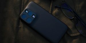 MYNUS iPhone 15 Pro CASE