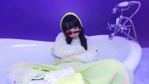 スポットライト：紫 今