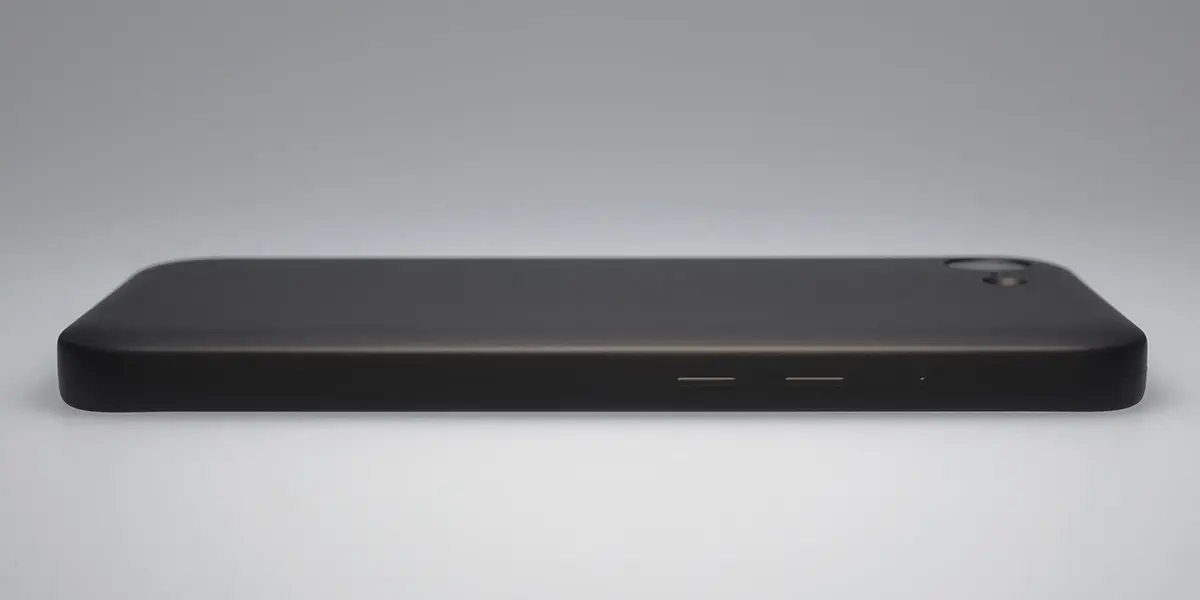 MYNUS iPhone 16e MAGCASE