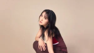 パフォーマンス：冨岡 愛