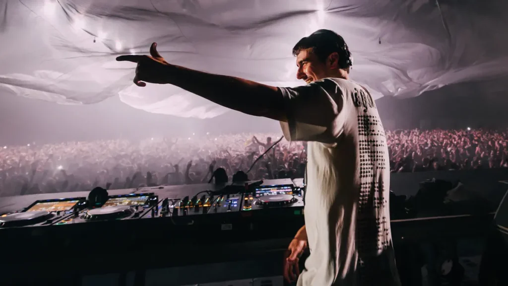 Apple Music Live: Fred again..